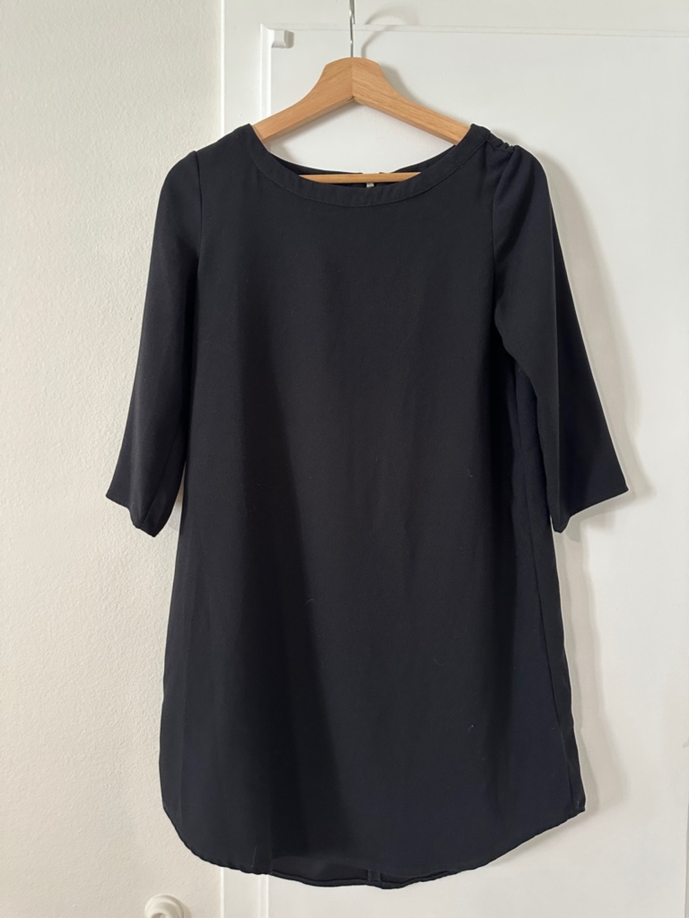 BB Dakota Black Long-Sleeve Shift Dress